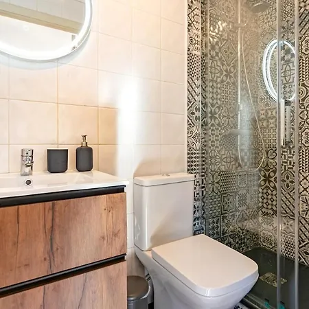 아파트 Lovely Near Avenida Da Liberdade *